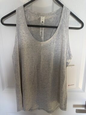 lululemon athletica Heathered Core Ultra Light Grey Love Tank size 6